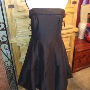 Black house White Market